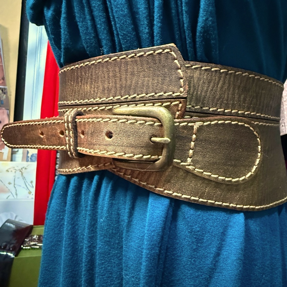 Linea Pelle Collection vintage Bronze Corset Belt. Only one online.